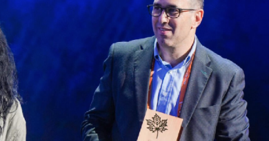 CEO Allendense recibe premio en Bangkok